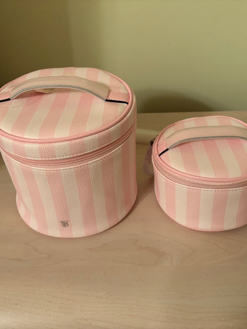New Victoria’s Secret Pink 2 Piece Makeup Bag Set